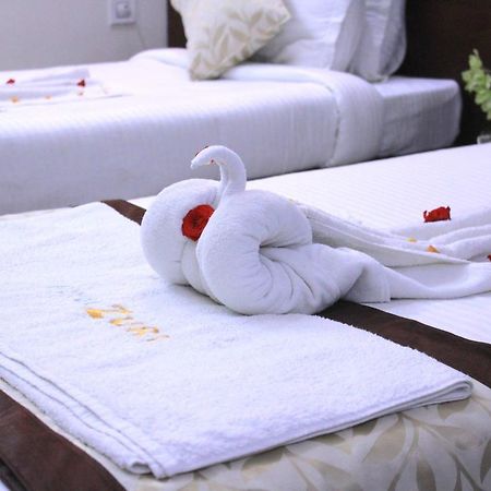 Hotel Zuri Guntūr エクステリア 写真
